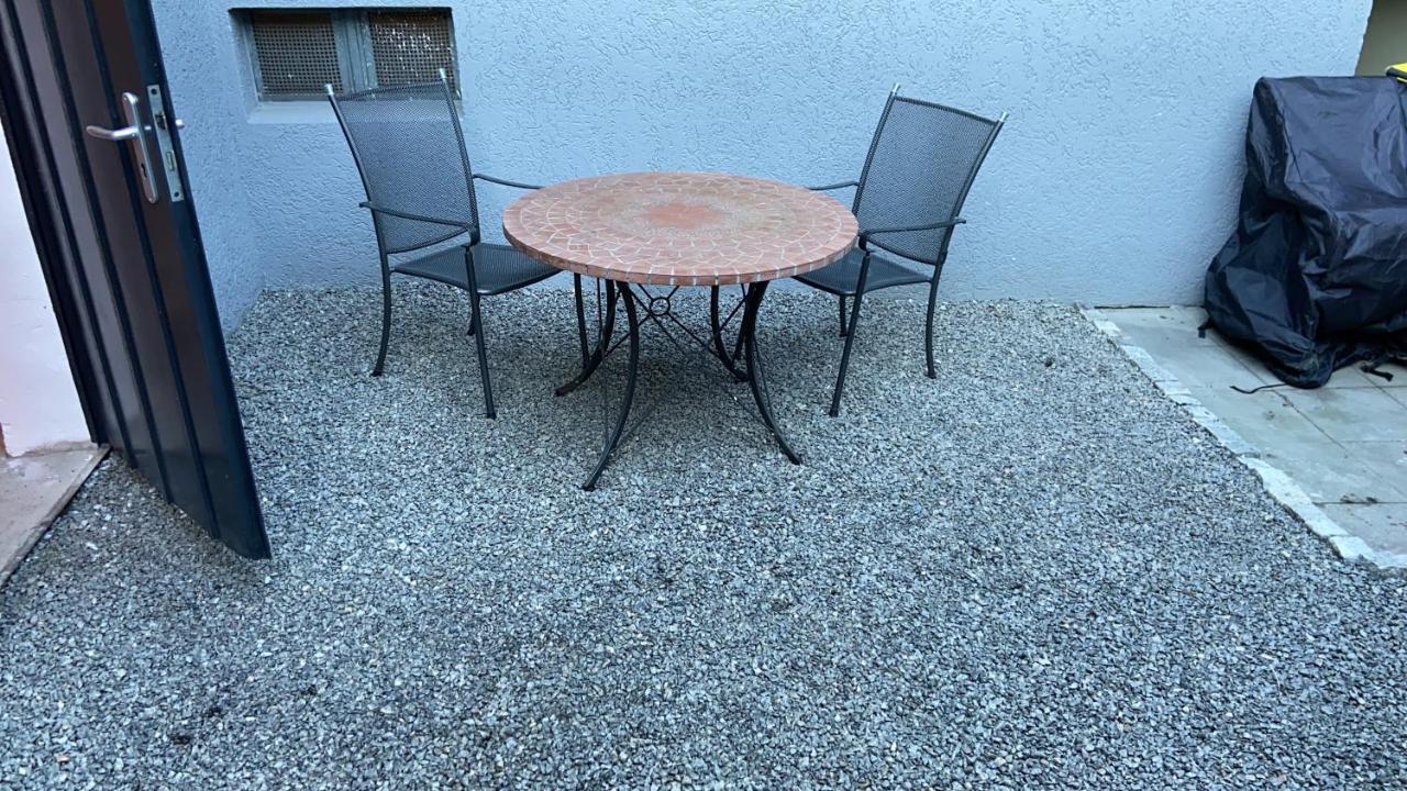 Art Boutique Budget Apartment Im Hinterhof Menden Altstadt Eksteriør billede